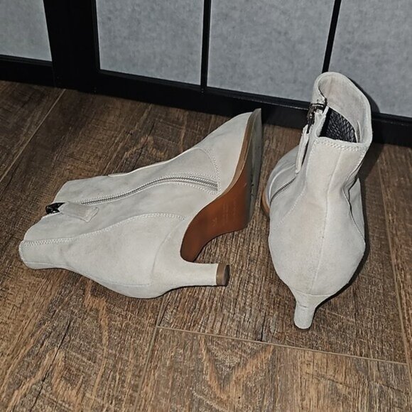 Aquatalia Italy Pointed Toe Ankle Zip Heels Size 5.5 - Picture 10 of 11